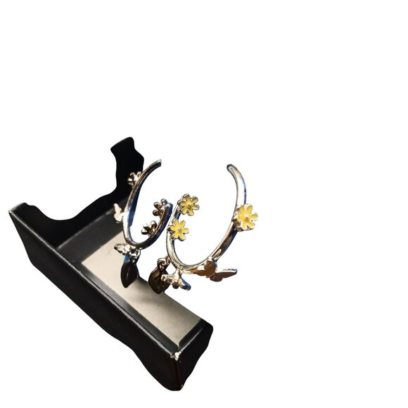 Vintage Avon Butterfly and Flowers Inside Out Hoop Earrings in Gift Box - Picture 4 of 5